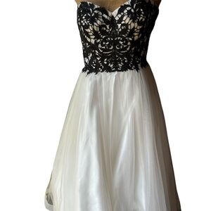 Night Studios prom/wedding gown size 16